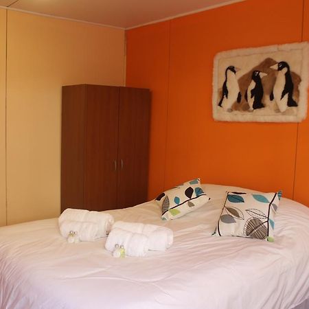 Hostal Baquedano Hostel Puerto Natales Ngoại thất bức ảnh