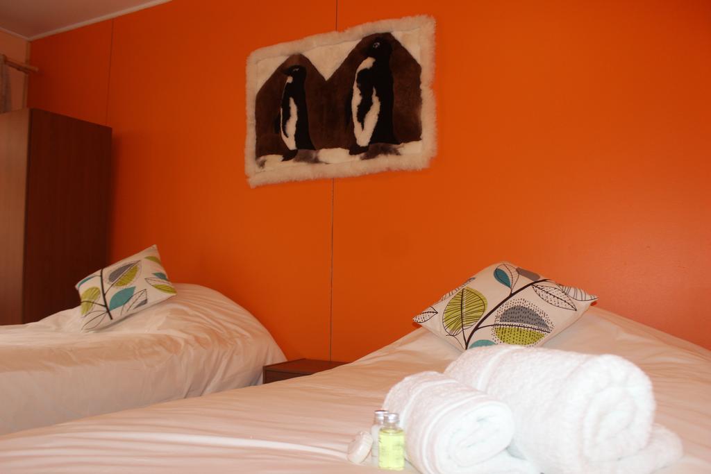 Hostal Baquedano Hostel Puerto Natales Ngoại thất bức ảnh