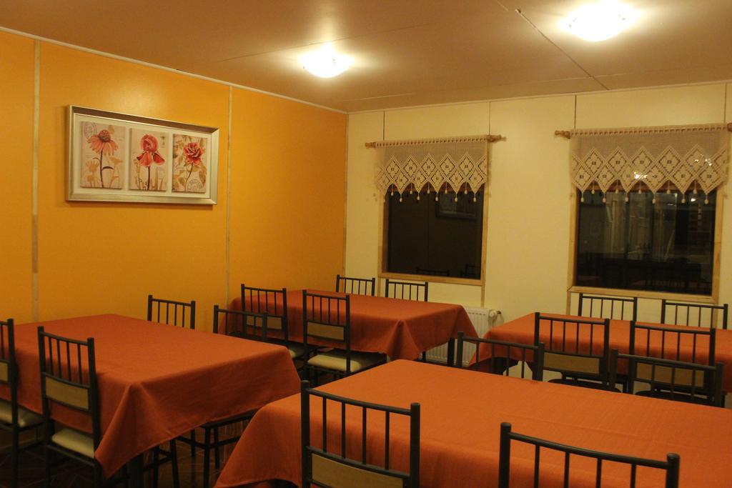 Hostal Baquedano Hostel Puerto Natales Ngoại thất bức ảnh